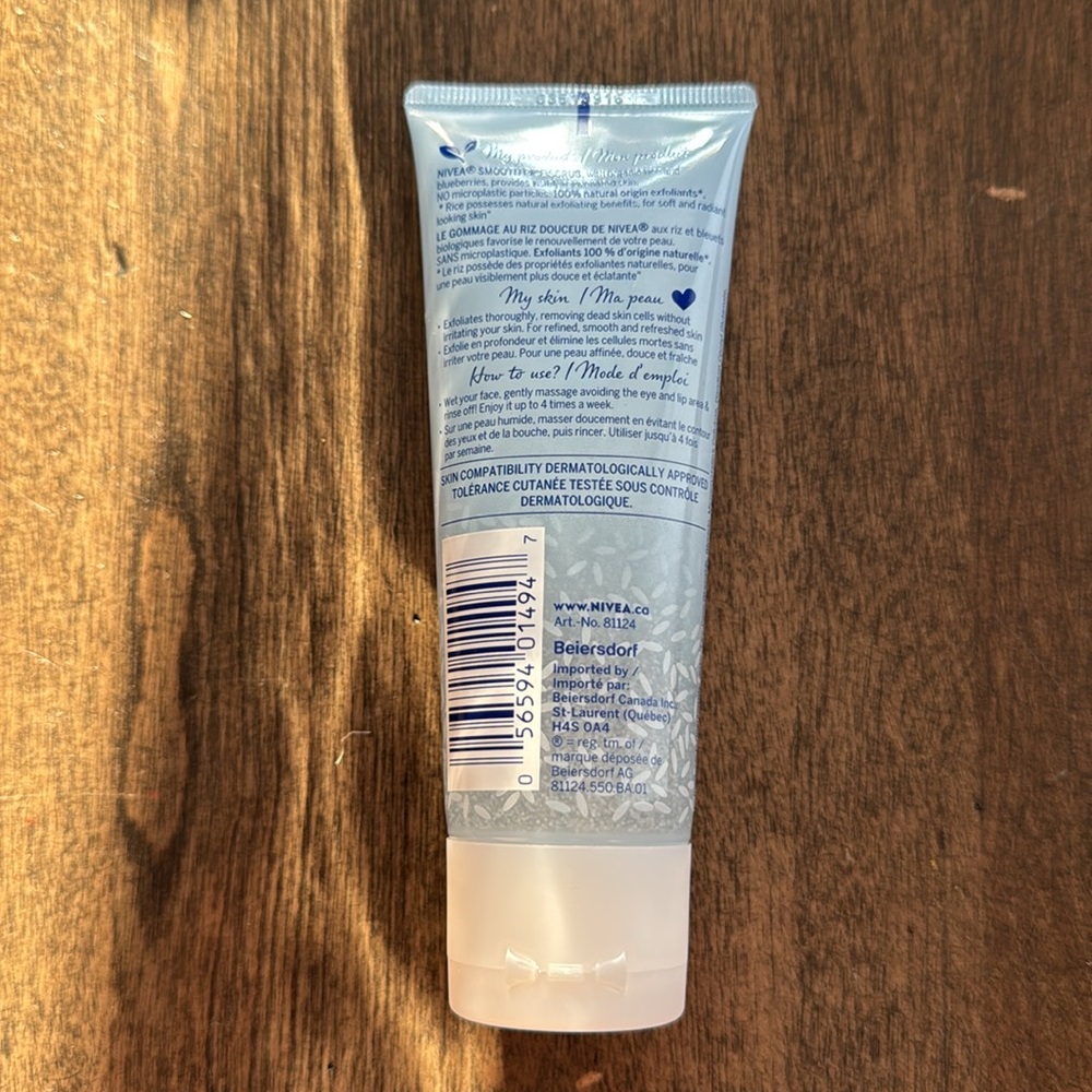 Nivea Smooth Rice Scrub Organic Blueberry & Rice - Picture 2 of 2